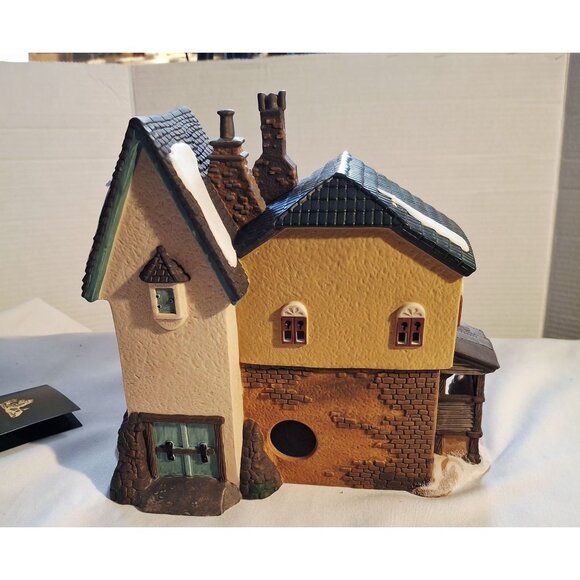 Heritage Village Collection Dickens Village Series "The Grapes Inn" 5th Edition - Picture 8 of 13